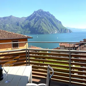 https://attico-lussuoso-villa-letizia.it-lombardy.com